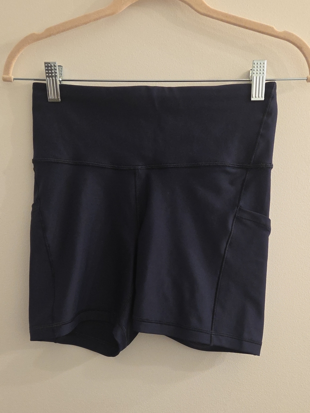 Athleta Interval Stash 5-inch Short In Navy, Size S